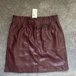 Evereve MELISSA NEPTON Rich Burgundy Mini Skirt size Medium